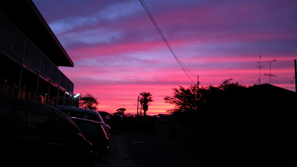 壁紙 美しい夕焼け 壁紙 1024x576 壁紙 夕焼け空 と 夕日 の きれいな壁紙 350 美しい風景 Naver まとめ